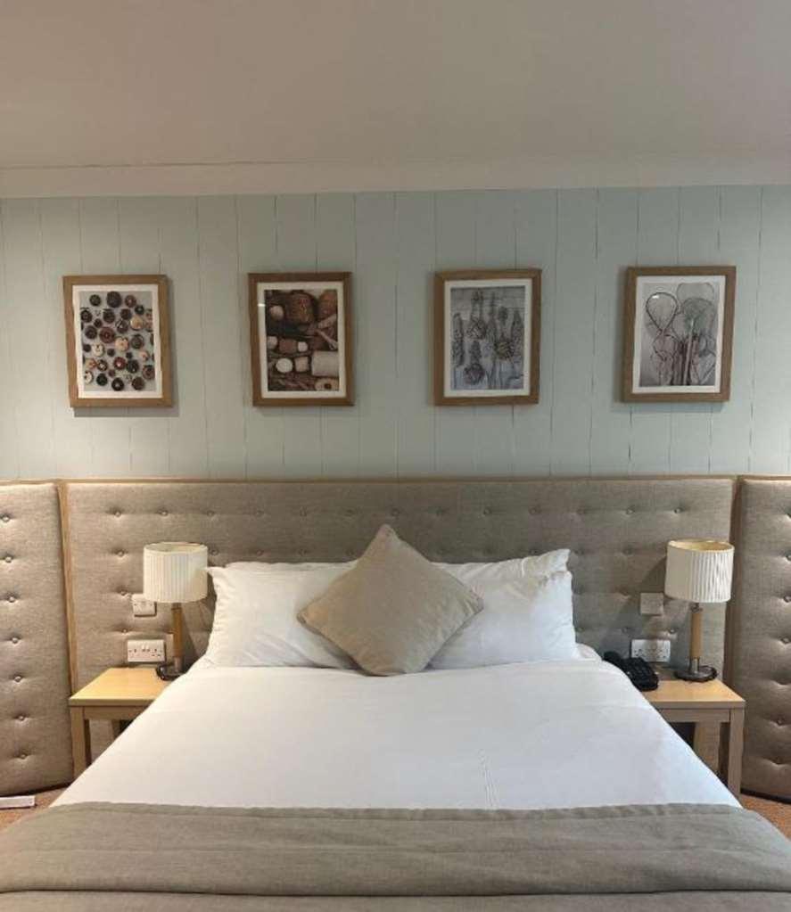De Vere Cotswold Water Park South Cerney Quarto foto